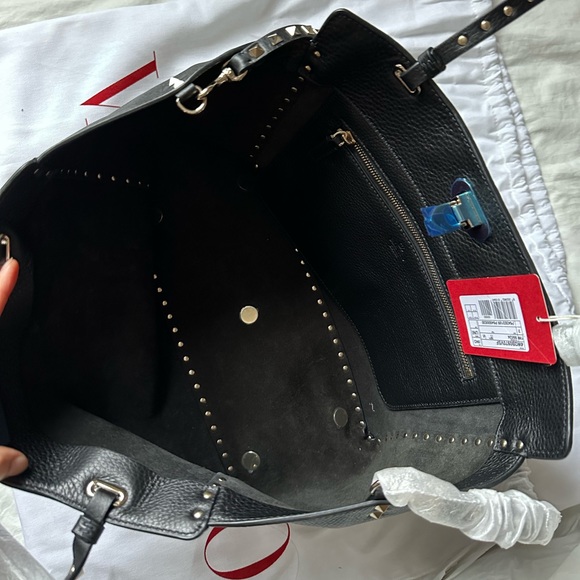 NEW Valentino Rockstud Medium Grainy Leather Crossbody 2 Way Tote - Picture 14 of 17